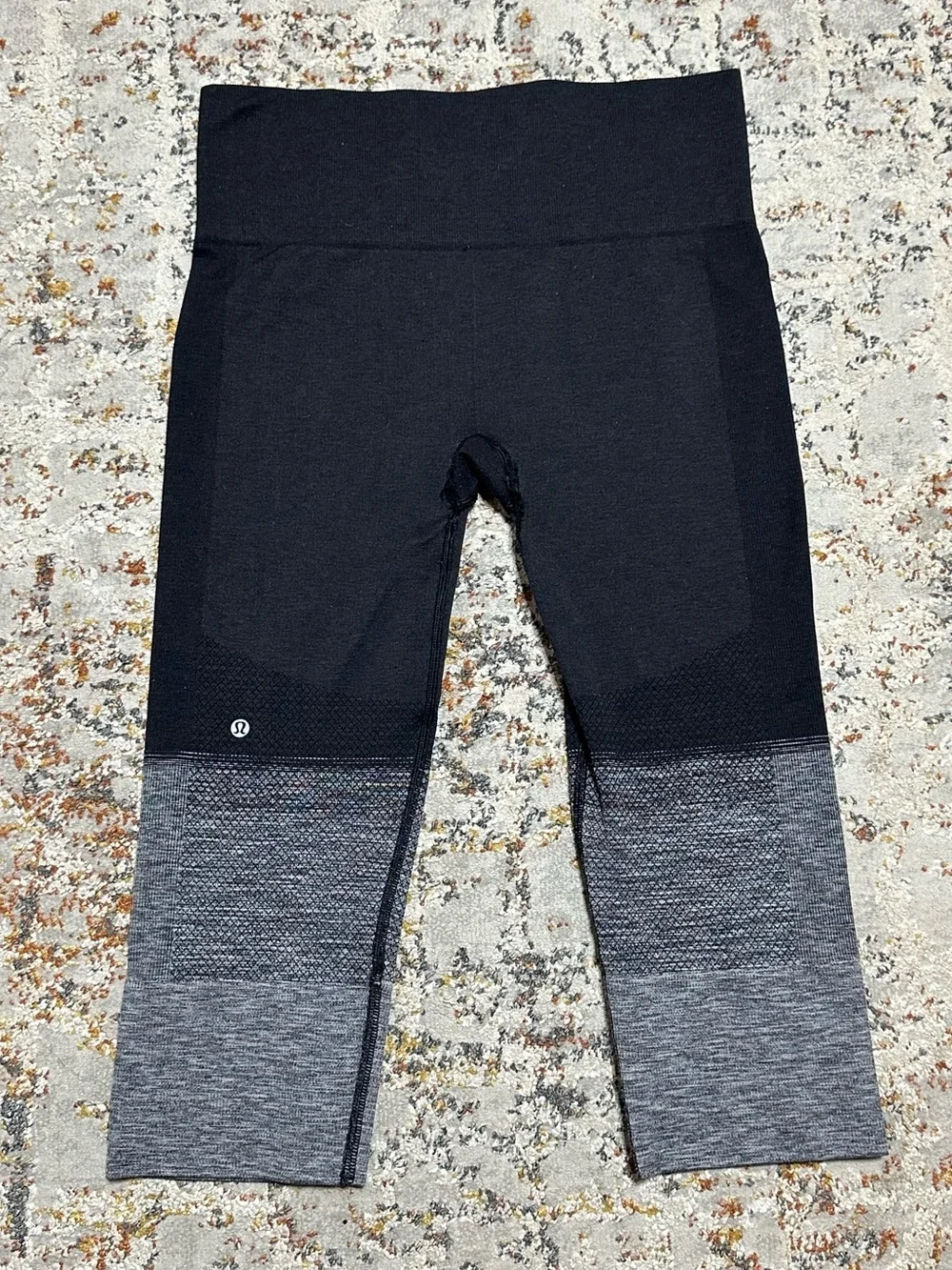 Lululemon Seamlessly Street Crop Leggings size 6